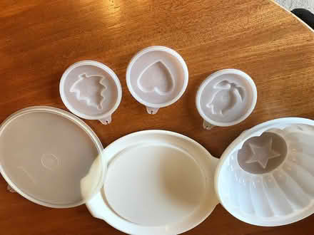 Photo of free Plastic jelly mould (Wychwood Avenue LU2) #1