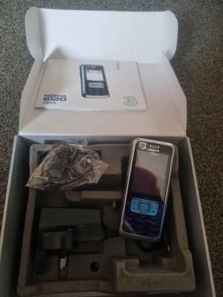 Photo of free Brand new mobile phone Nokia 6120 (Pitstone LU7) #3