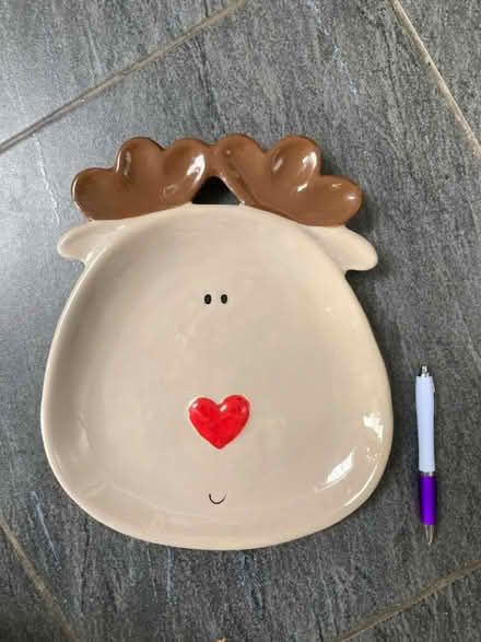 Photo of free Large serving plate (AL1 near Morrisons) #1