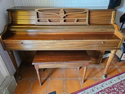 Photo of free Apartment sized piano (Mallairdville) #1