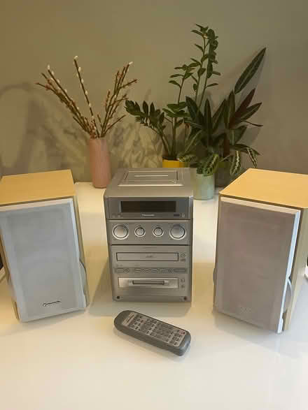 Photo of free Panasonic CD player & radio (Islington) #4