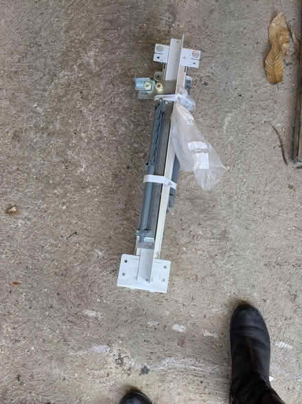 Photo of free EKU heavy duty sliding system top and bottom runner (IP1) #1