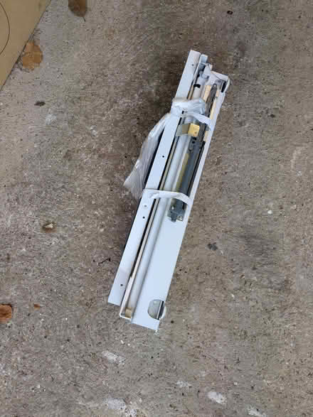 Photo of free EKU heavy duty sliding system top and bottom runner (IP1) #2