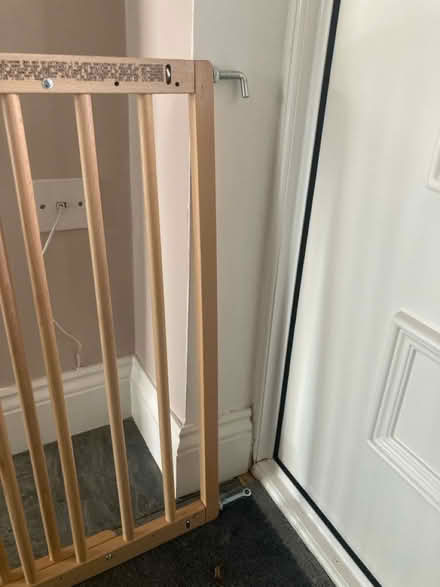 Photo of free Baby Dan Baby Gate - no fixings (Purley) #2