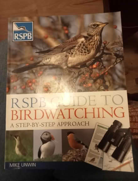 Photo of free RSPB guide to birdwatching book (Runcorn WA7) #1