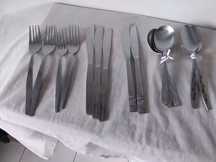 Photo of free Assorted cutlery (Old Kilpatrick G60) #1