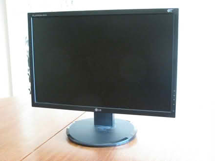 Photo of free LG computer Monitor (Howe Green CM2) #1