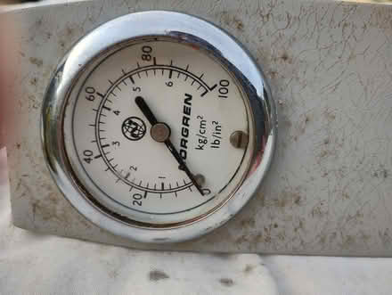 Photo of free Pressure Gauge (Hoole CH2) #1