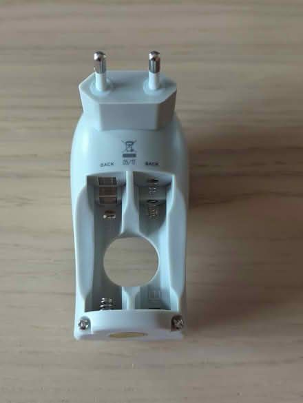 Photo of free Battery charger 4 x AA/AAA (Dun Laoghaire, Dublin) #2