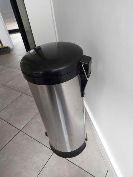 Photo of free Kitchen bin (Oadby LE2) #1