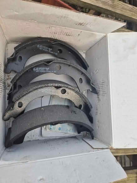 Photo of free Kia Sorento parking brake shoes (Harley Shute TN38) #1