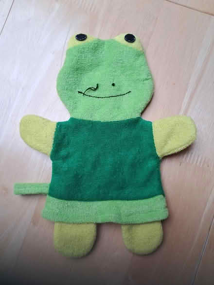 Photo of free Kids frog flannel (OX25, Weston on the green) #1