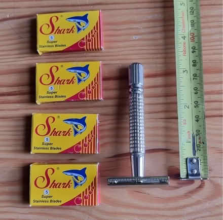 Photo of free Traditional razor and blades (Chipping Sodbury BS37) #1