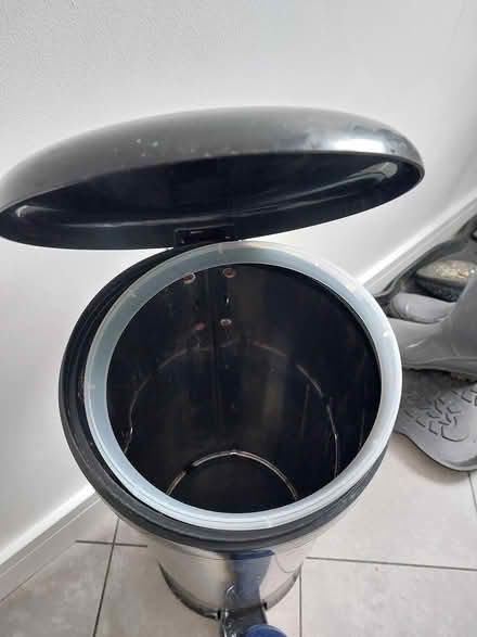 Photo of free Kitchen bin (Oadby LE2) #2