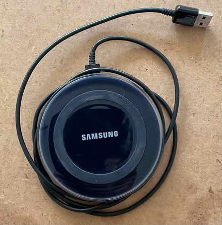 Photo of free Samsung Wireless Charger (S. Leesburg near Banshee Reeks) #1