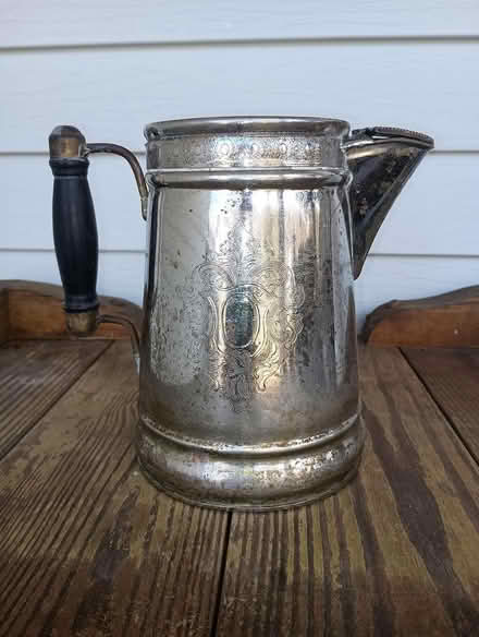 Photo of free Decorative flower holder (73 Main Blvd, Ewing Twp.) #1