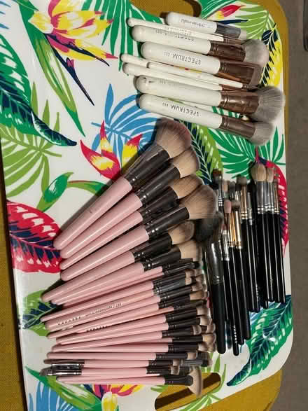 Photo of free Make Up Brushes (Marshalswick AL4) #1