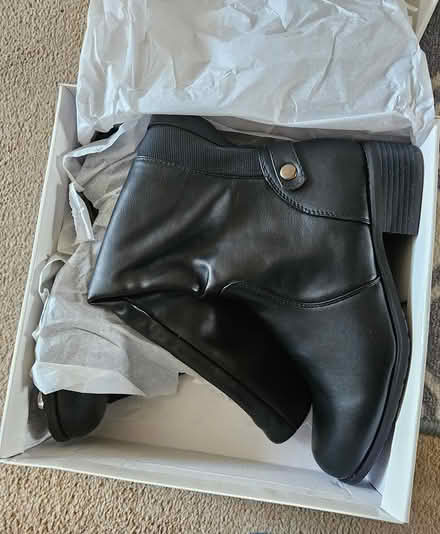 Photo of free Ladies boots Size 6 (Minehead) #1
