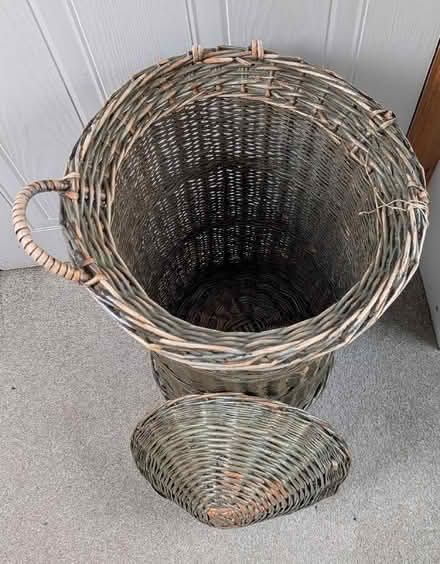 Photo of free Laundry basket (Teignmouth TQ14) #2
