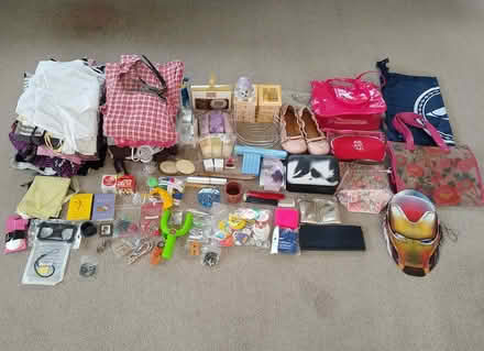 Photo of free Box of Miscellaneous odds & ends (Kenilworth CV8) #1