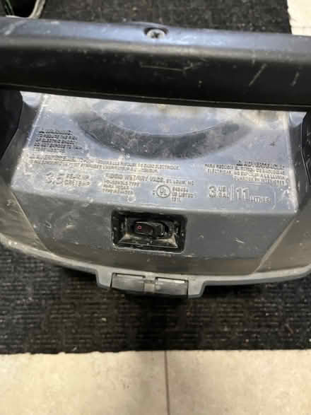 Photo of free Wet/dry Vac: for parts or repair (Orillia) #2