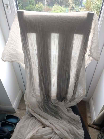 Photo of free Length of cream crinkle muslin (Sheet GU32) #2