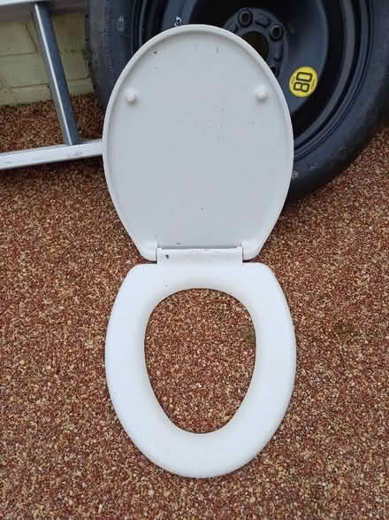 Photo of free White toilet seat (Oakenholt CH6) #1