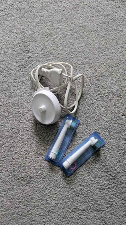 Photo of free Electric toothbrush charger + heads (Gipsy Hill SE19) #1