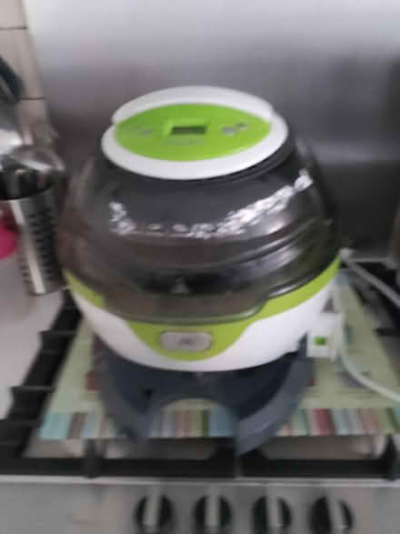 Photo of free Air fryer (Isleworth TW7 Near Rugby Gd) #1