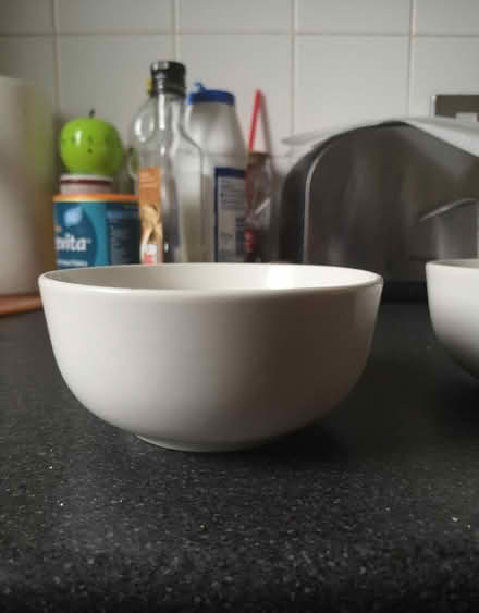 Photo of free Plates and bowls (Colliers Wood SW19) #4