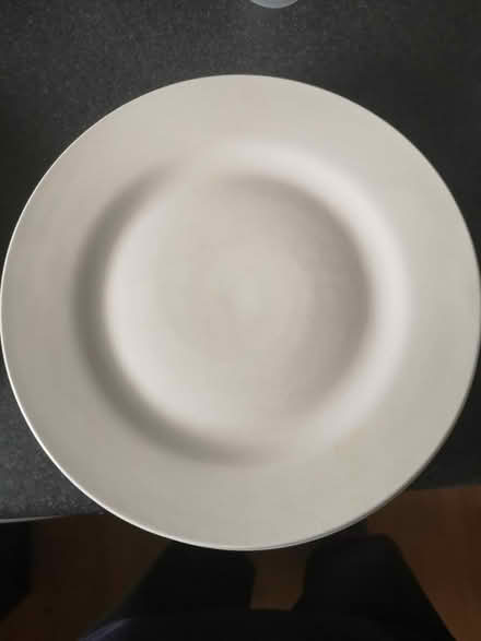 Photo of free Plates and bowls (Colliers Wood SW19) #1