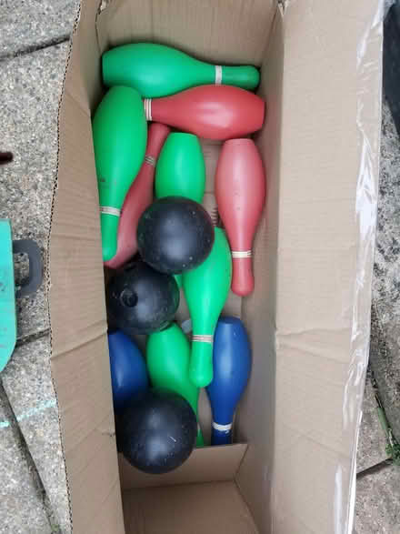 Photo of free Plastic kids ten pin bowling set (AL1) #1