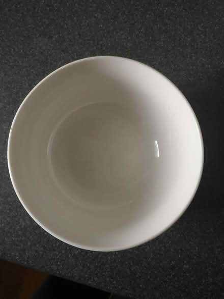 Photo of free Plates and bowls (Colliers Wood SW19) #3