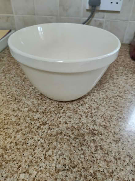 Photo of free 23cm diameter mixing bowl (Jericho OX2) #2