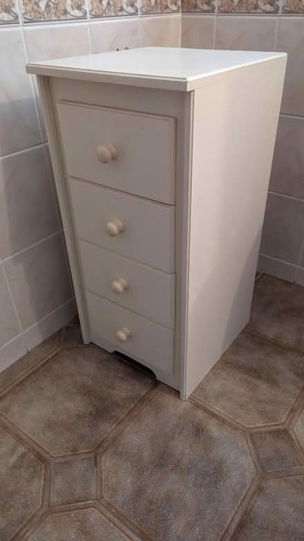 Photo of free Bath/bedroom small chest of dwawers (TS5 Acklam) #1