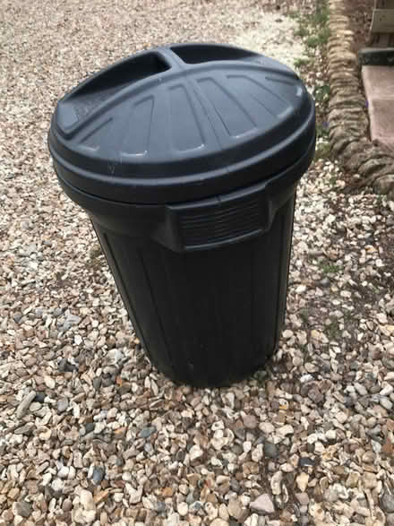 Photo of free Black plastic dustbin (Wootton OX13) #1