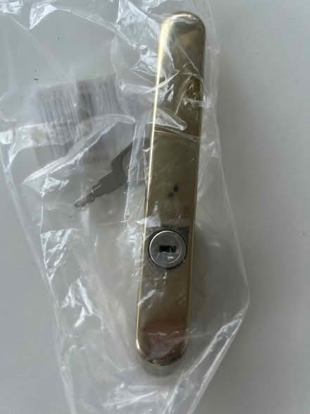 Photo of free Gold locking window handle brand new (IP1) #1