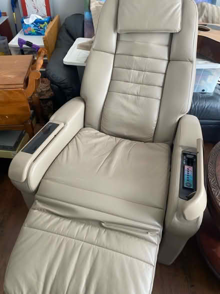 Photo of free Massage Chair (Devon and Arlington Hts Rds) #1