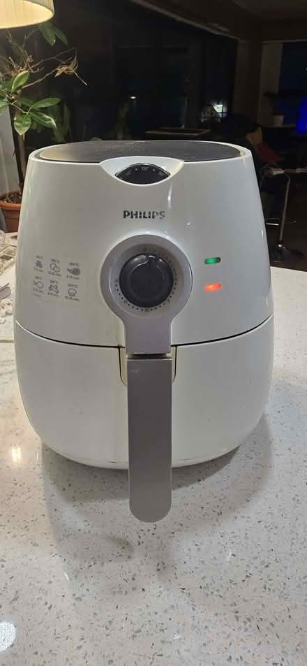 Photo of free Philips Airfryer HD9220 (Rotherhithe SE16) #1