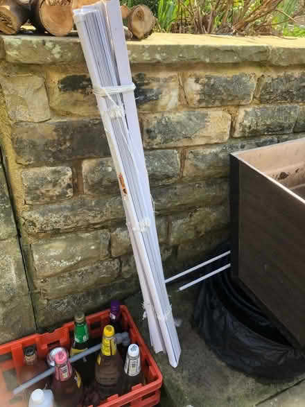 Photo of free Venetian blind (Kirkstall LS5) #1