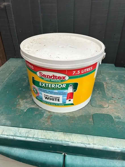 Photo of free white exterior paint (Coxheath ME17) #1
