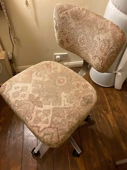 Photo of free office swivel chair (Heelands MK13) #1