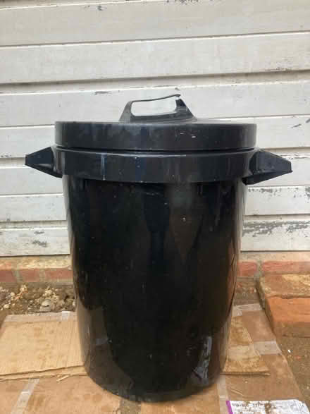 Photo of free Garden bin (Welwyn AL6) #2