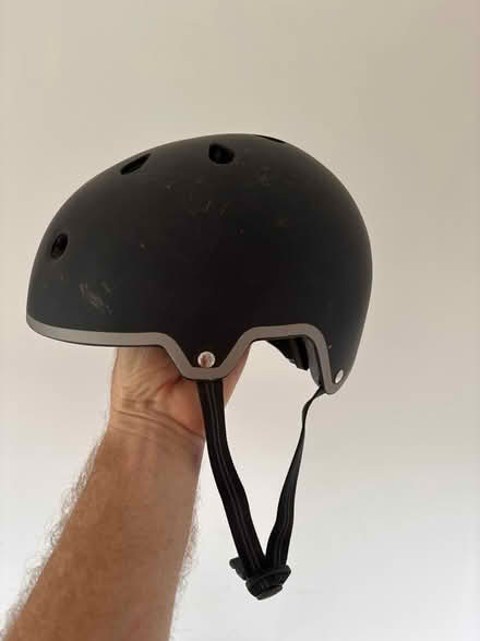 Photo of free Micro Kids helmet (RG23 Oakley) #1