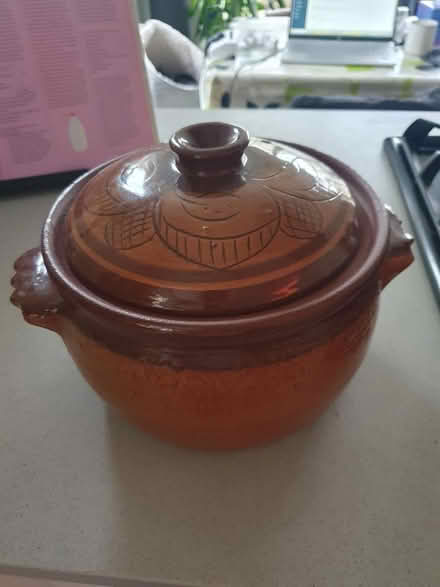 Photo of free Ceramic oven cooking pot (SW8 Oval Vauxhall) #1