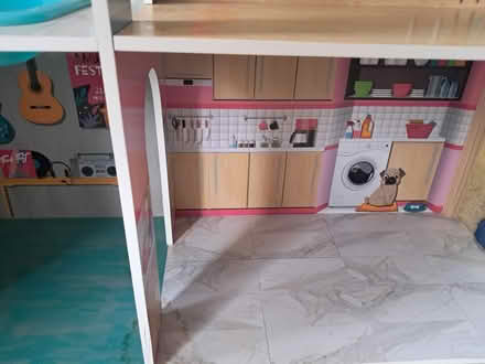 Photo of free Barbie dolls house (MK41) #4