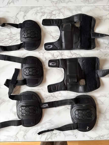 Photo of free Kids elbow, knee and hand pads (RG23 Oakley) #1