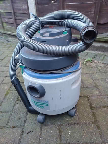 Photo of free Wet & dry vacuum cleaner (Thelwall WA4) #1