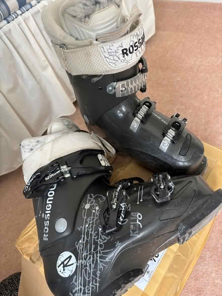 Photo of free Ski boots (Ware) #1