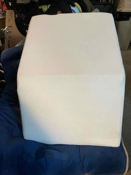 Photo of free Leg rest Pillow - like new (South San Jose) #1